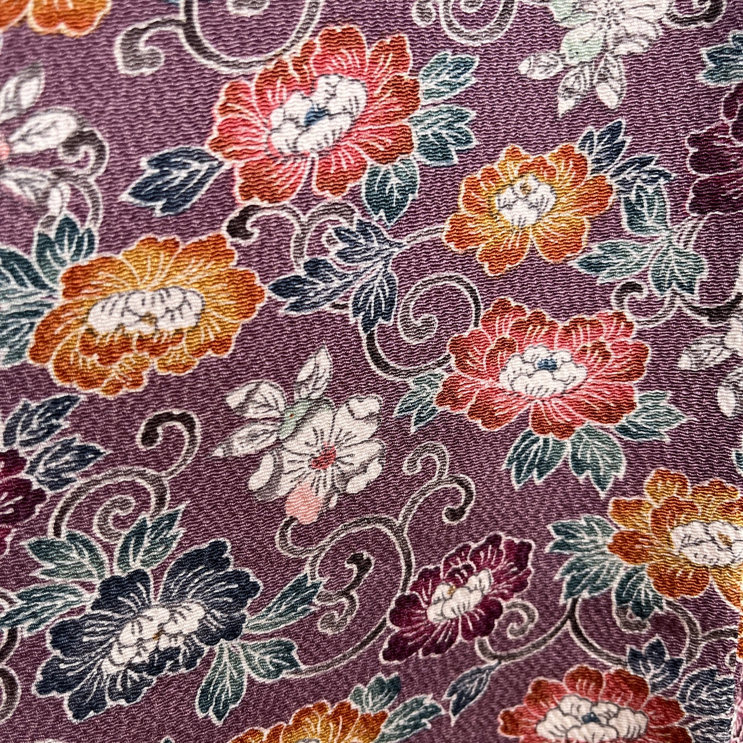K112312-1　小紋　紫鼠　小花文様　唐草模様