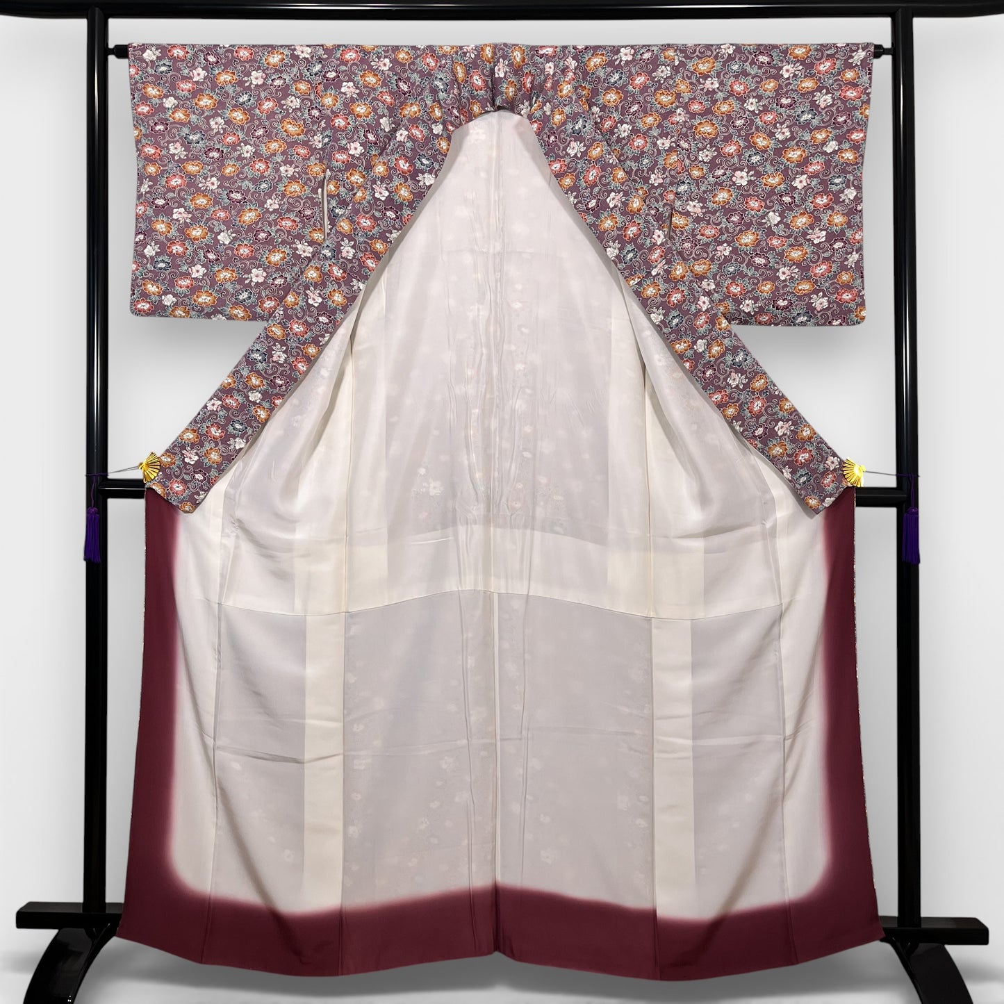 K112312-1　小紋　紫鼠　小花文様　唐草模様