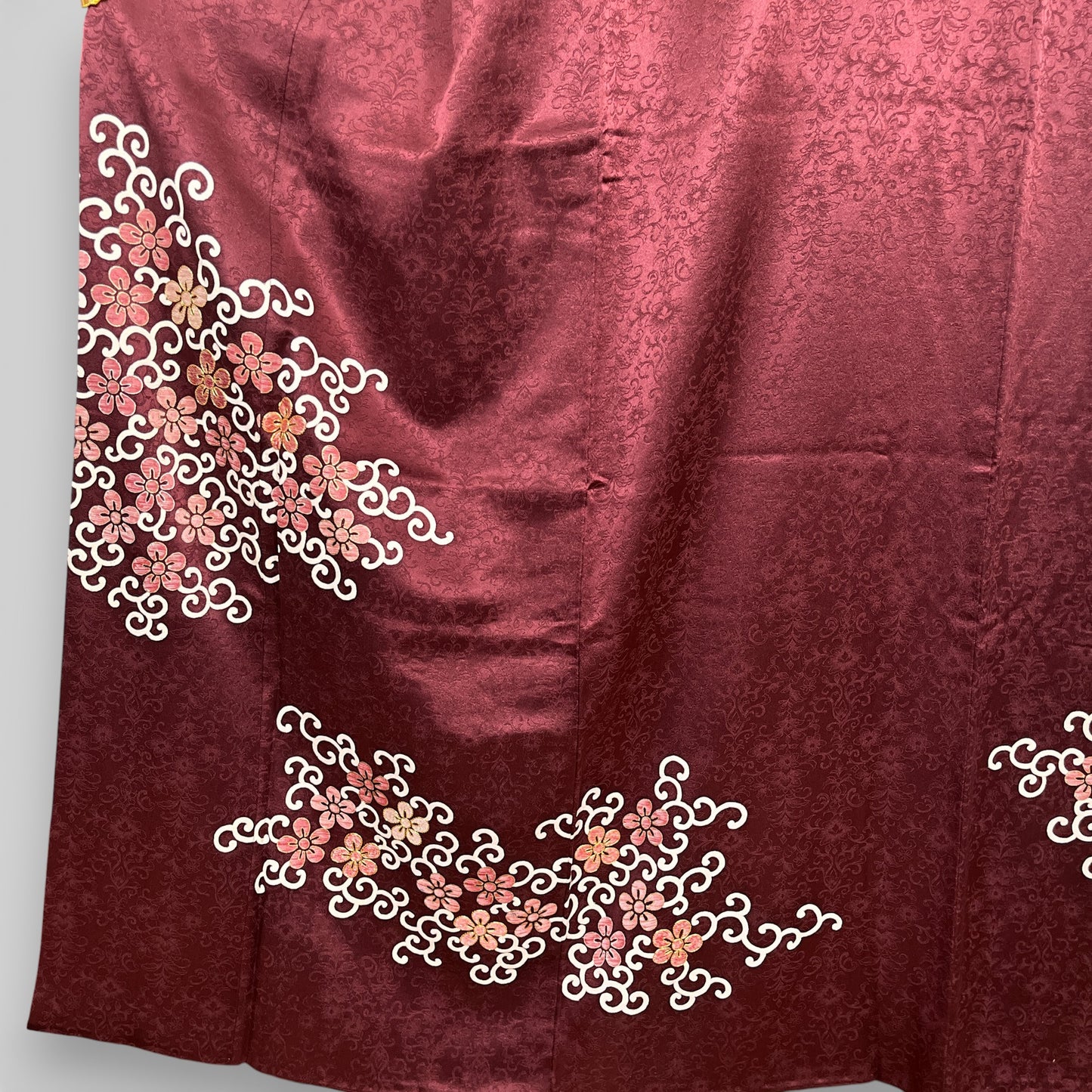 K111357-2　付下げ　唐草花文様　刺繍　金糸　えんじ