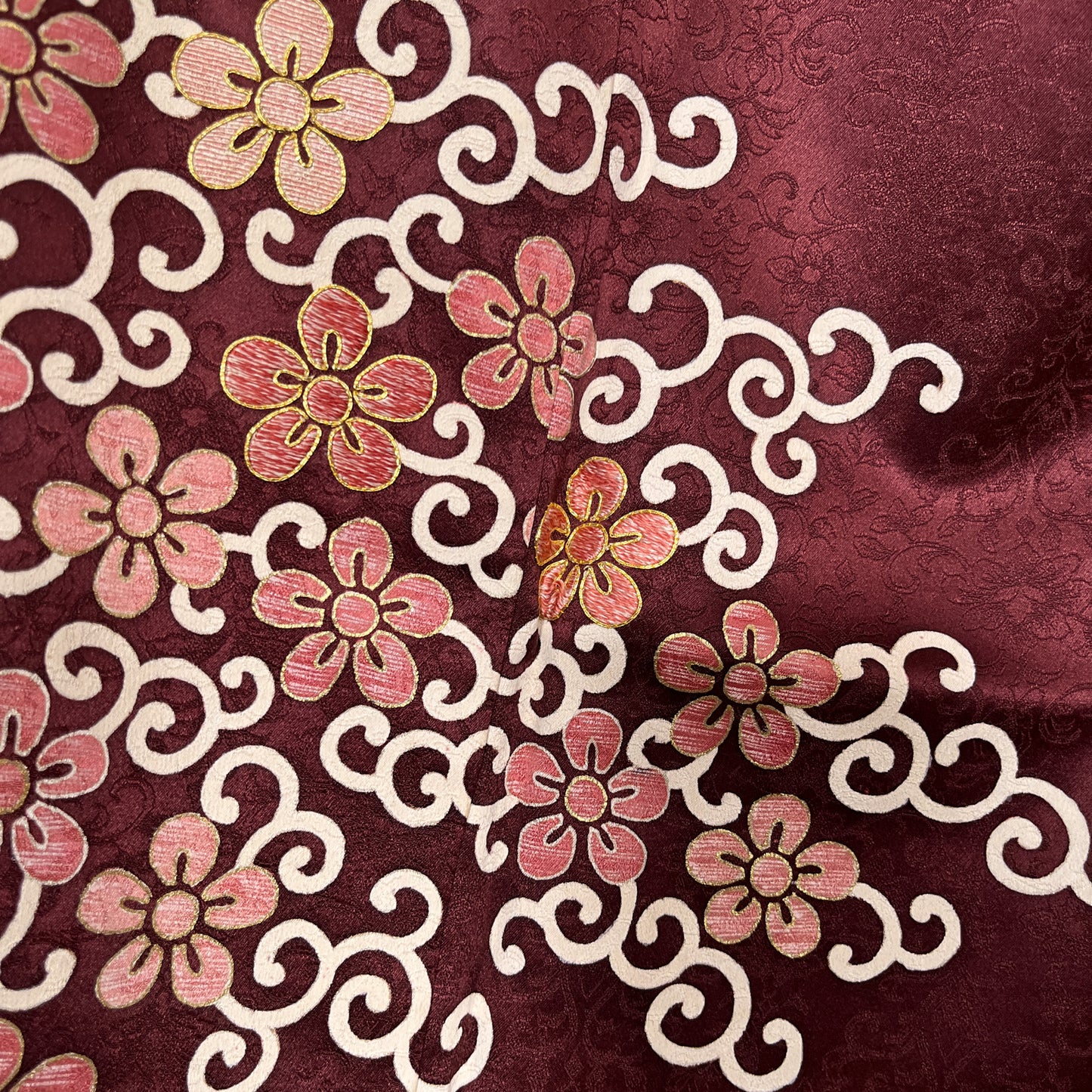 K111357-2　付下げ　唐草花文様　刺繍　金糸　えんじ