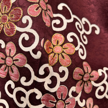 K111357-2　付下げ　唐草花文様　刺繍　金糸　えんじ
