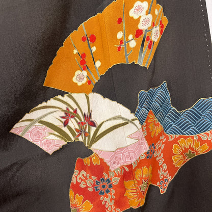 K111576　アンティーク黒留袖　扇　紅絹裏　刺繍