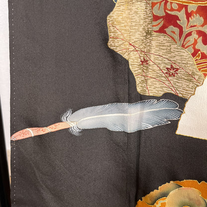 K111576　アンティーク黒留袖　扇　紅絹裏　刺繍