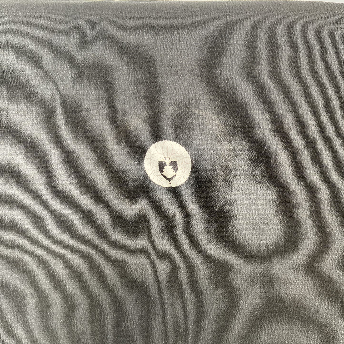 K111576　アンティーク黒留袖　扇　紅絹裏　刺繍