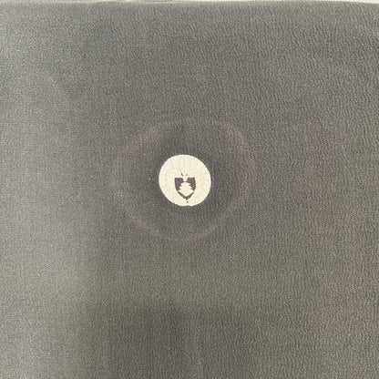 K111576　アンティーク黒留袖　扇　紅絹裏　刺繍