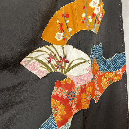 K111576　アンティーク黒留袖　扇　紅絹裏　刺繍