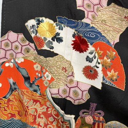 K111576　アンティーク黒留袖　扇　紅絹裏　刺繍
