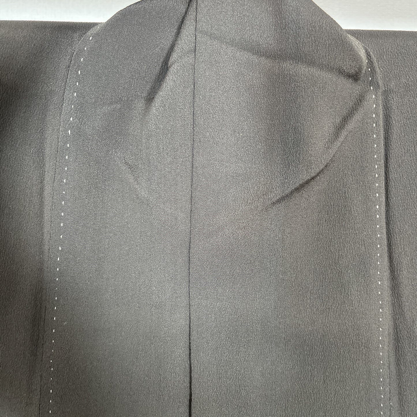 K111576　アンティーク黒留袖　扇　紅絹裏　刺繍