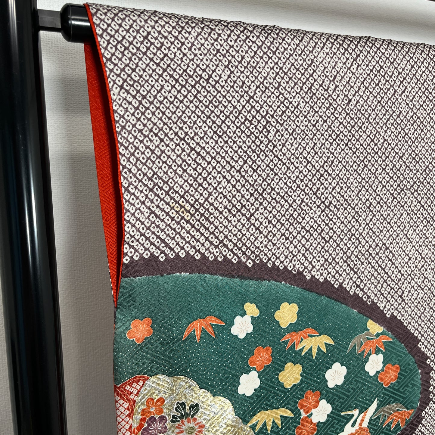 K110756　振袖　絞り　吉祥花文様　黒