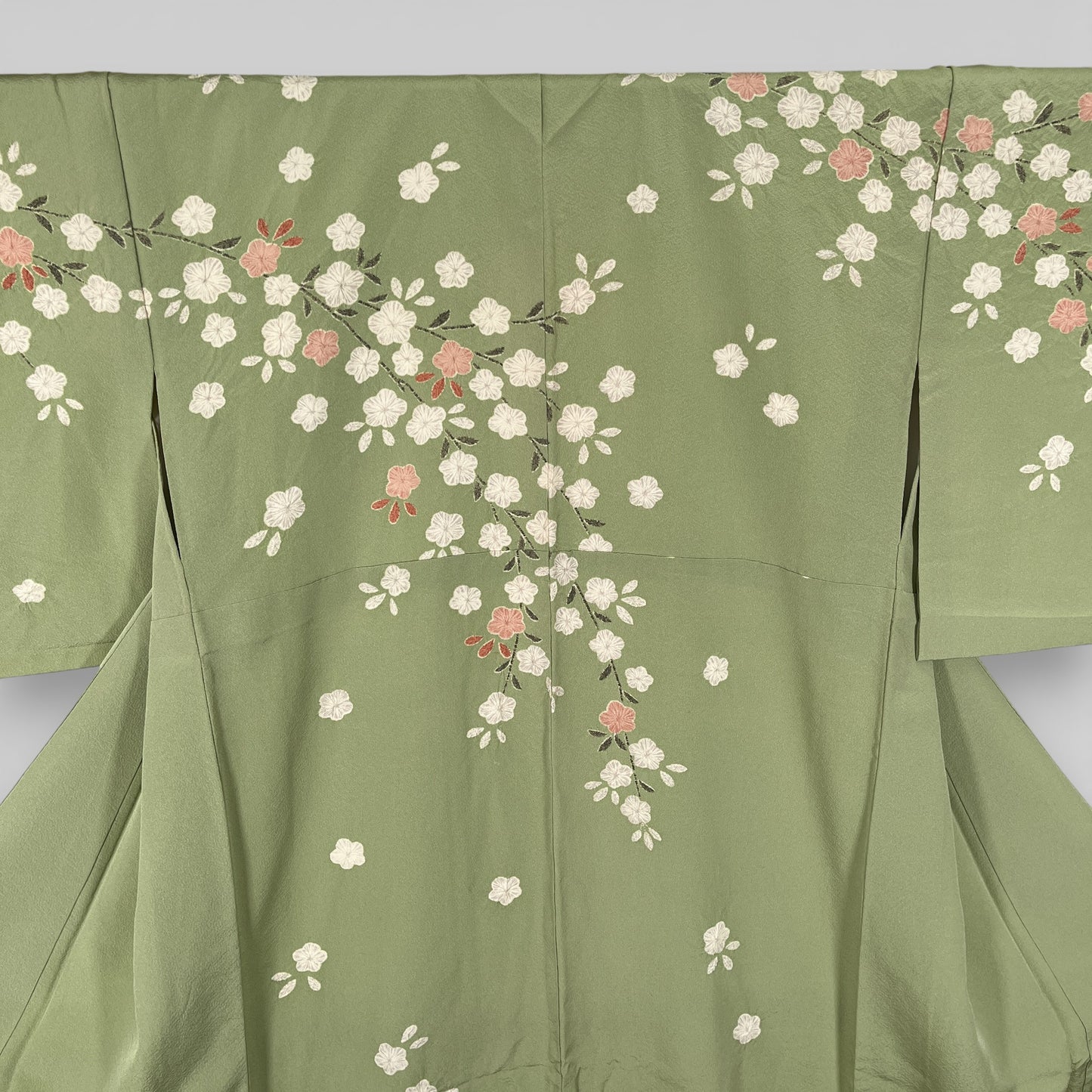 K127337-2　訪問着　桜枝文様　若草色