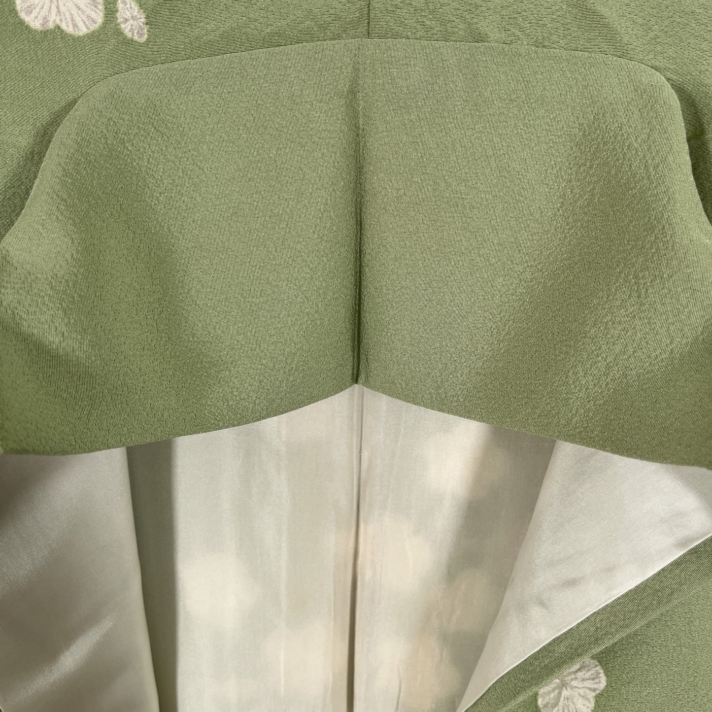 K127337-2　訪問着　桜枝文様　若草色