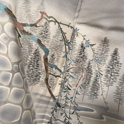 K112081　付下げ　鹿　刺繍　グレー
