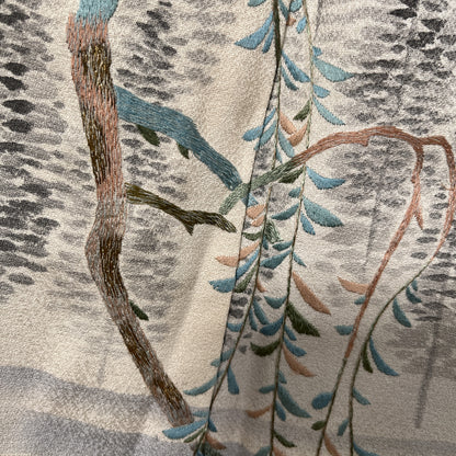 K112081　付下げ　鹿　刺繍　グレー