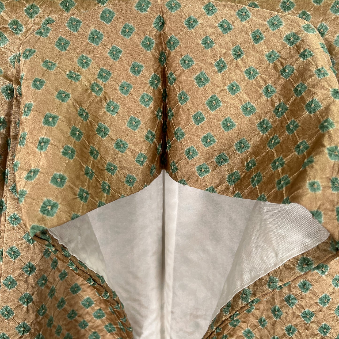 SK100954-3　小紋　総絞り　金茶地に緑