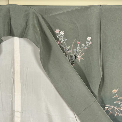 K55597-3　付下げ　童子　草花文様　灰緑色
