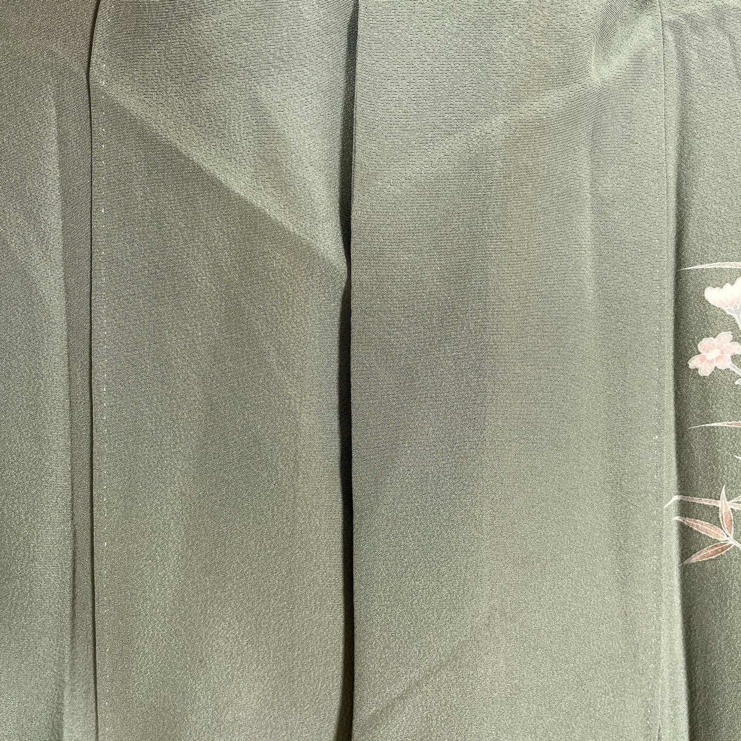 K55597-3　付下げ　童子　草花文様　灰緑色