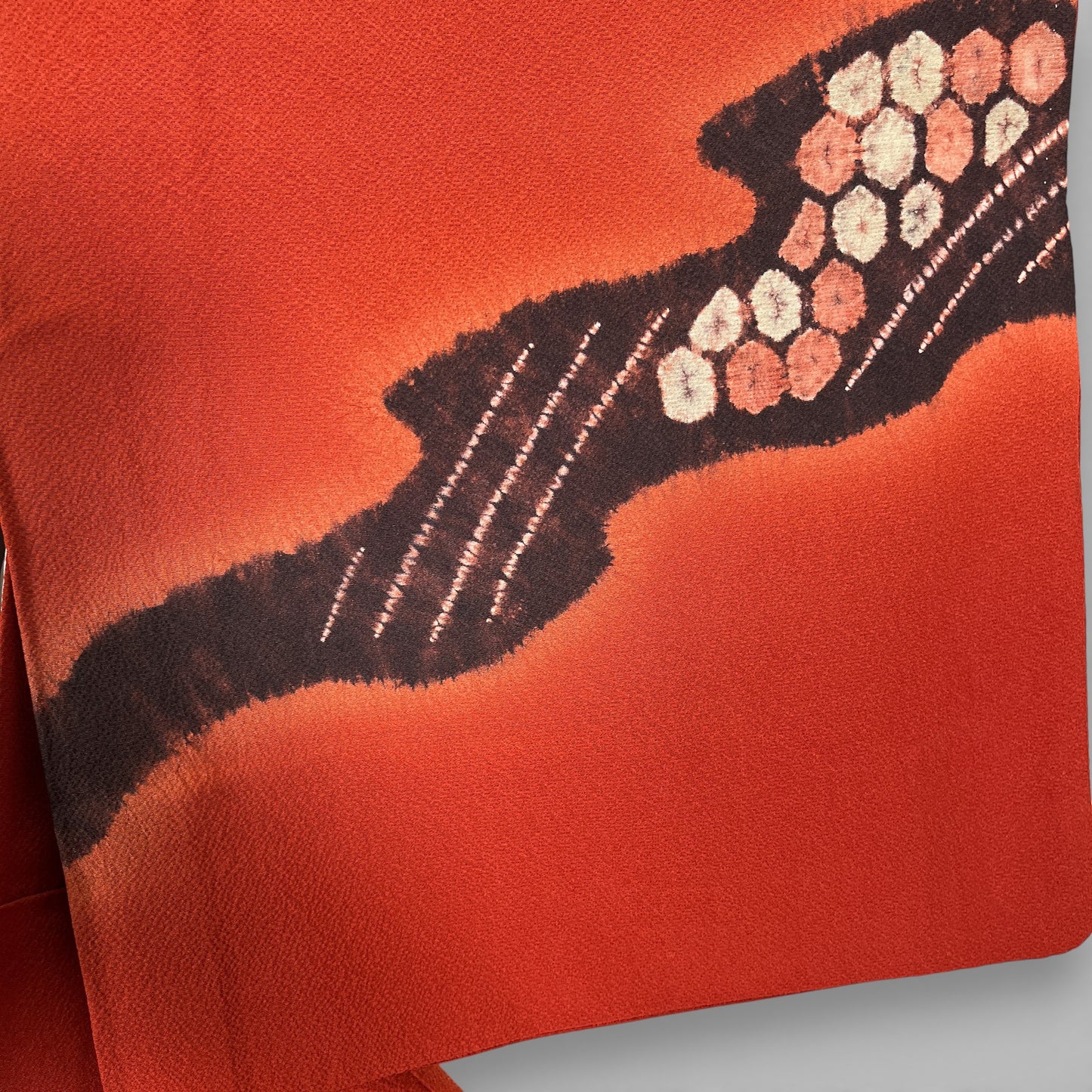 S2K101673-2　付下げ　裂取り文様　朱赤