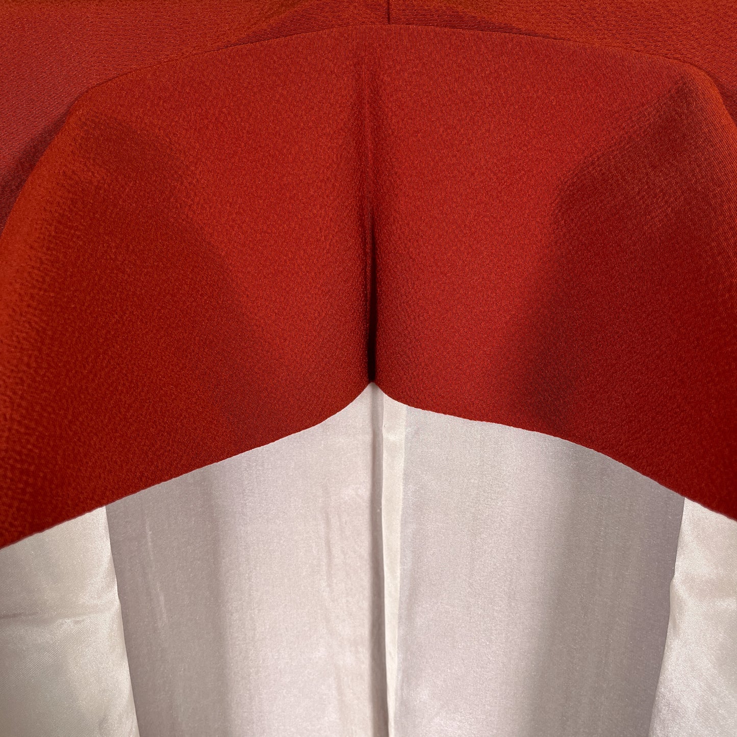 S2K101673-2　付下げ　裂取り文様　朱赤