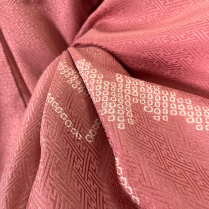 K40281-2　付下げ　流水文様　刺繍　珊瑚色