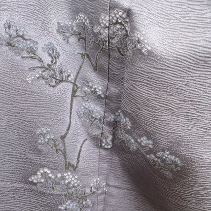 K121463-5　付下げ　小花文様　草花刺繍　淡鼠色