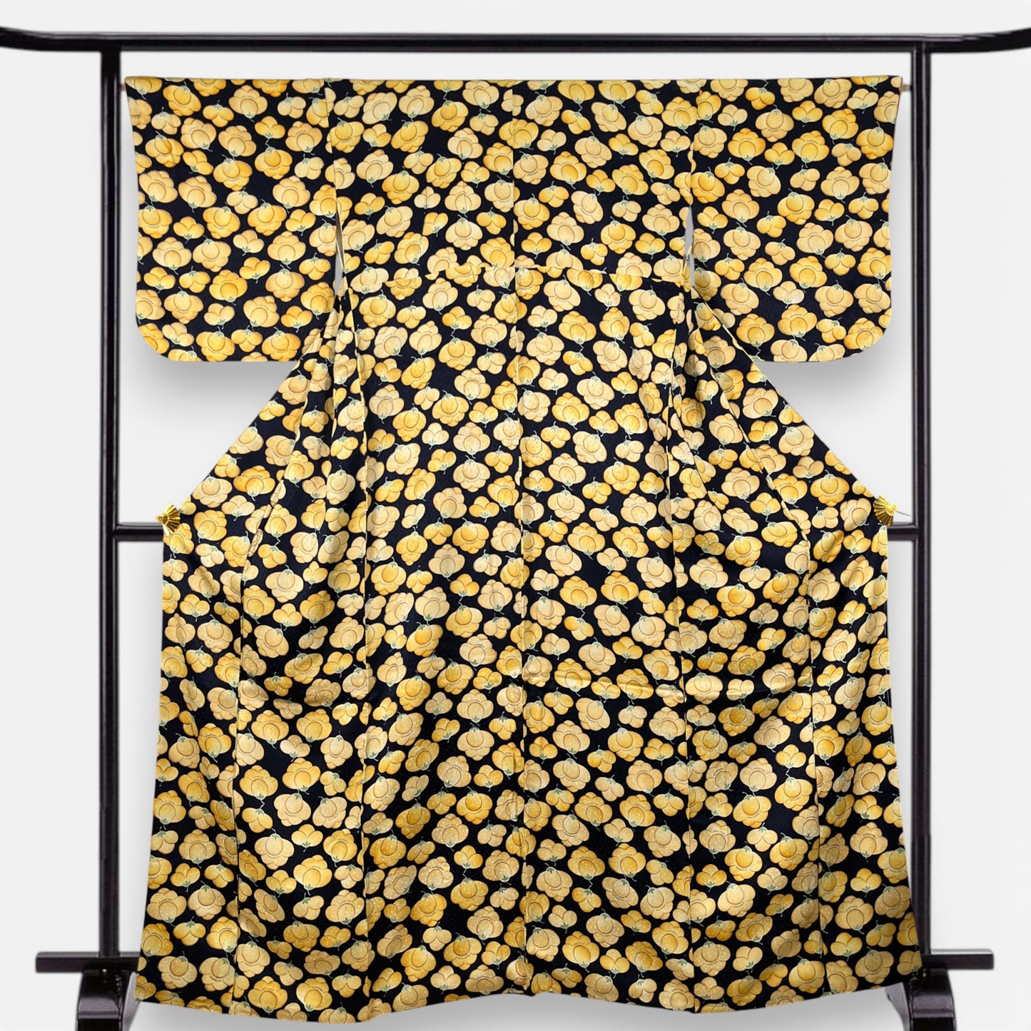 K122012-1　小紋　紺地　黄花文様