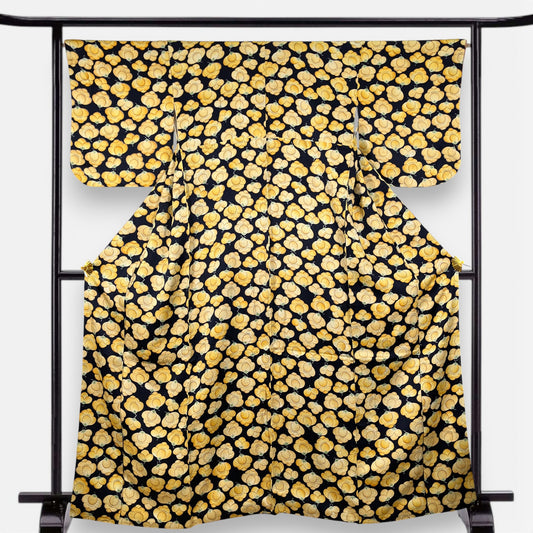 K122012-1　小紋　紺地　黄花文様