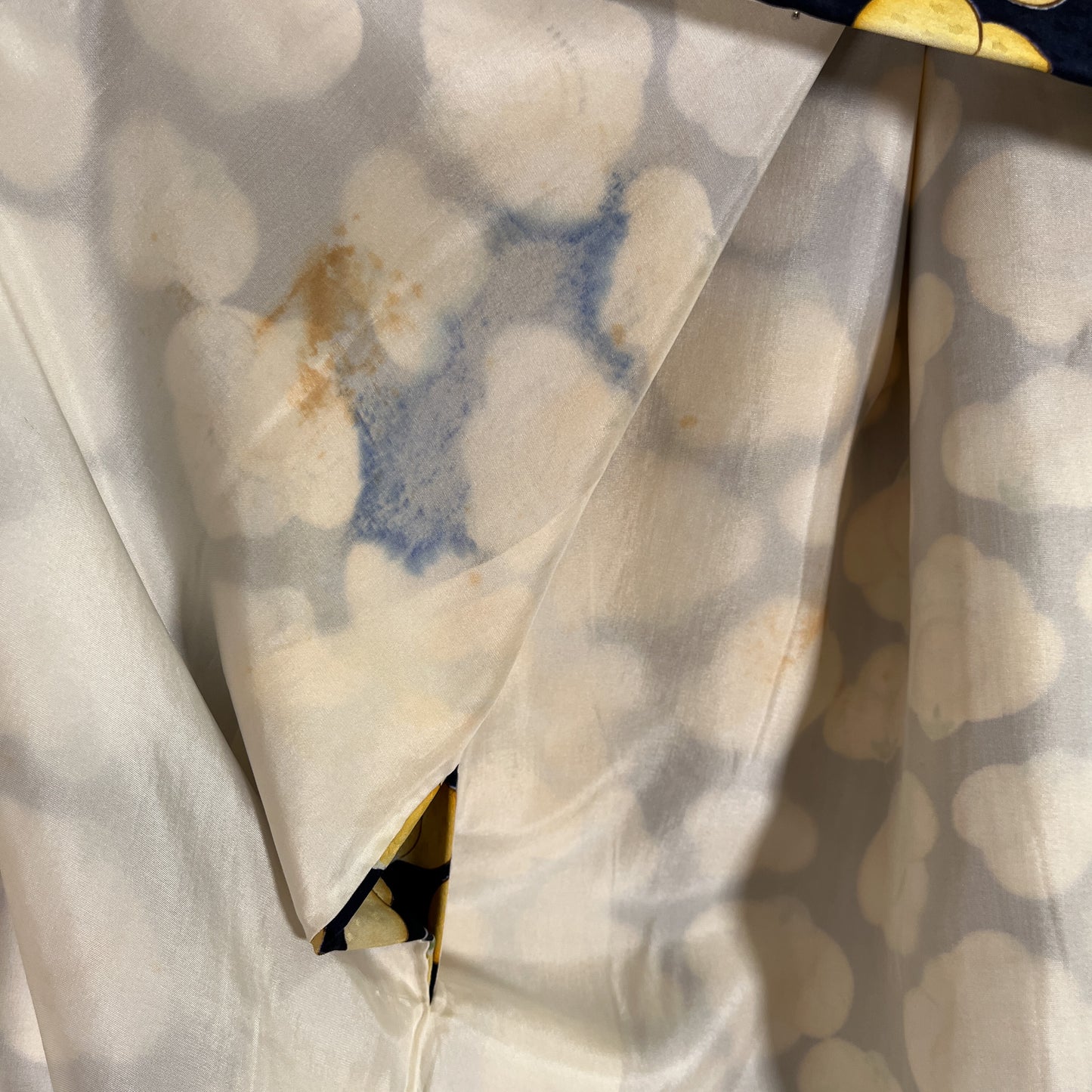 K122012-1　小紋　紺地　黄花文様