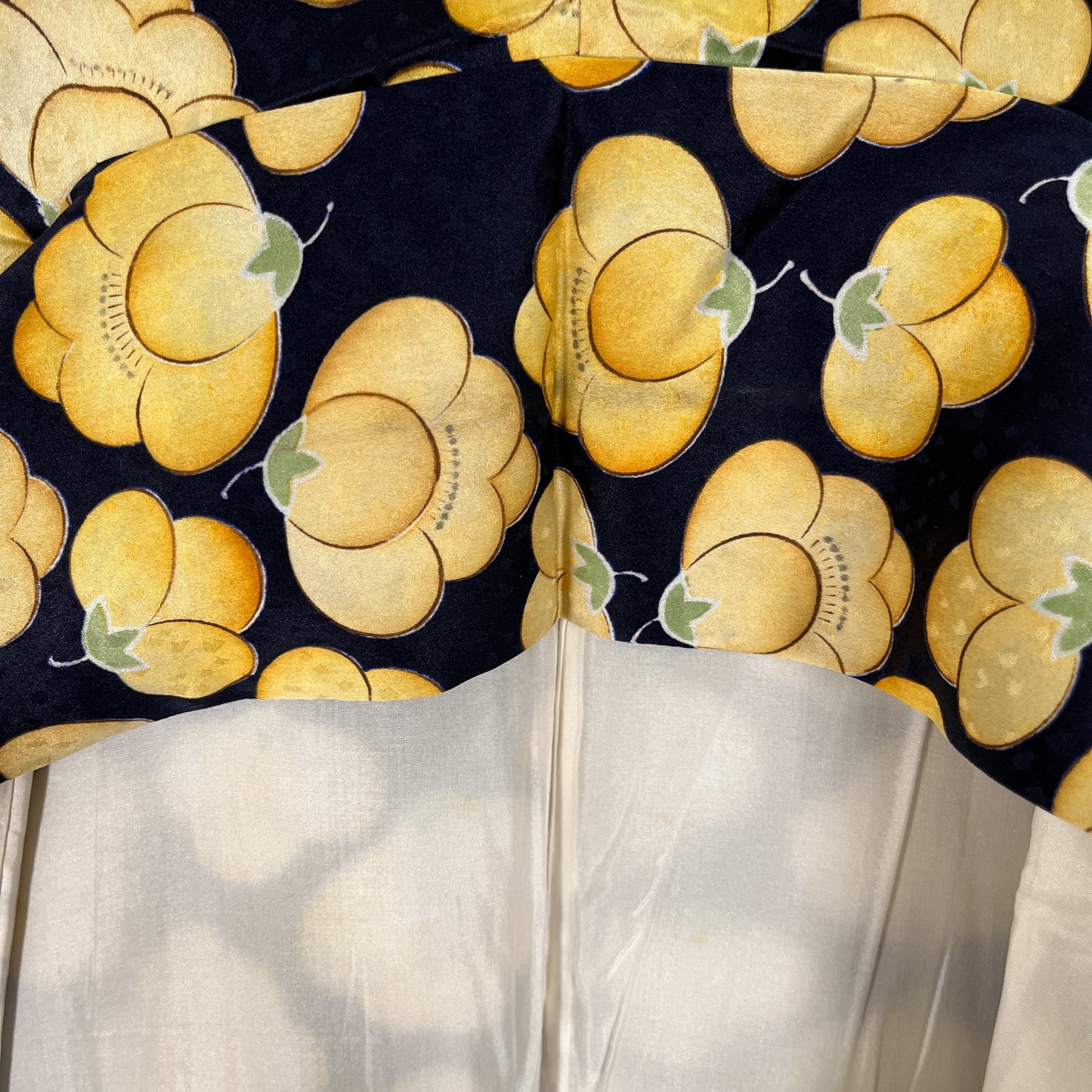 K122012-1　小紋　紺地　黄花文様