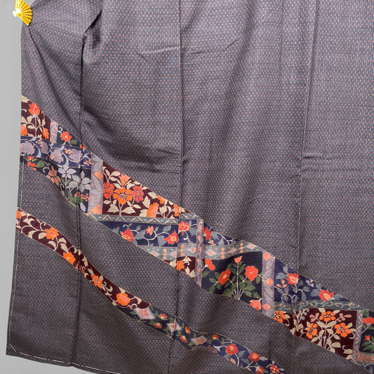 K100992-2　紬　蚊絣　裂取り文様　花唐草　濃鼠　紺　朱