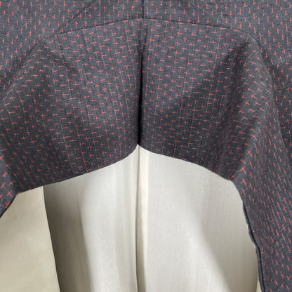 K100992-2　紬　蚊絣　裂取り文様　花唐草　濃鼠　紺　朱