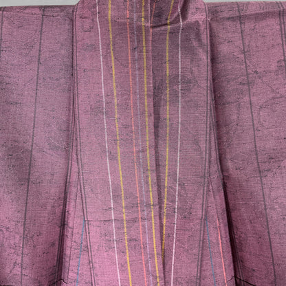 K106226-3　紬　縞文様　草花調地紋　葡萄鼠
