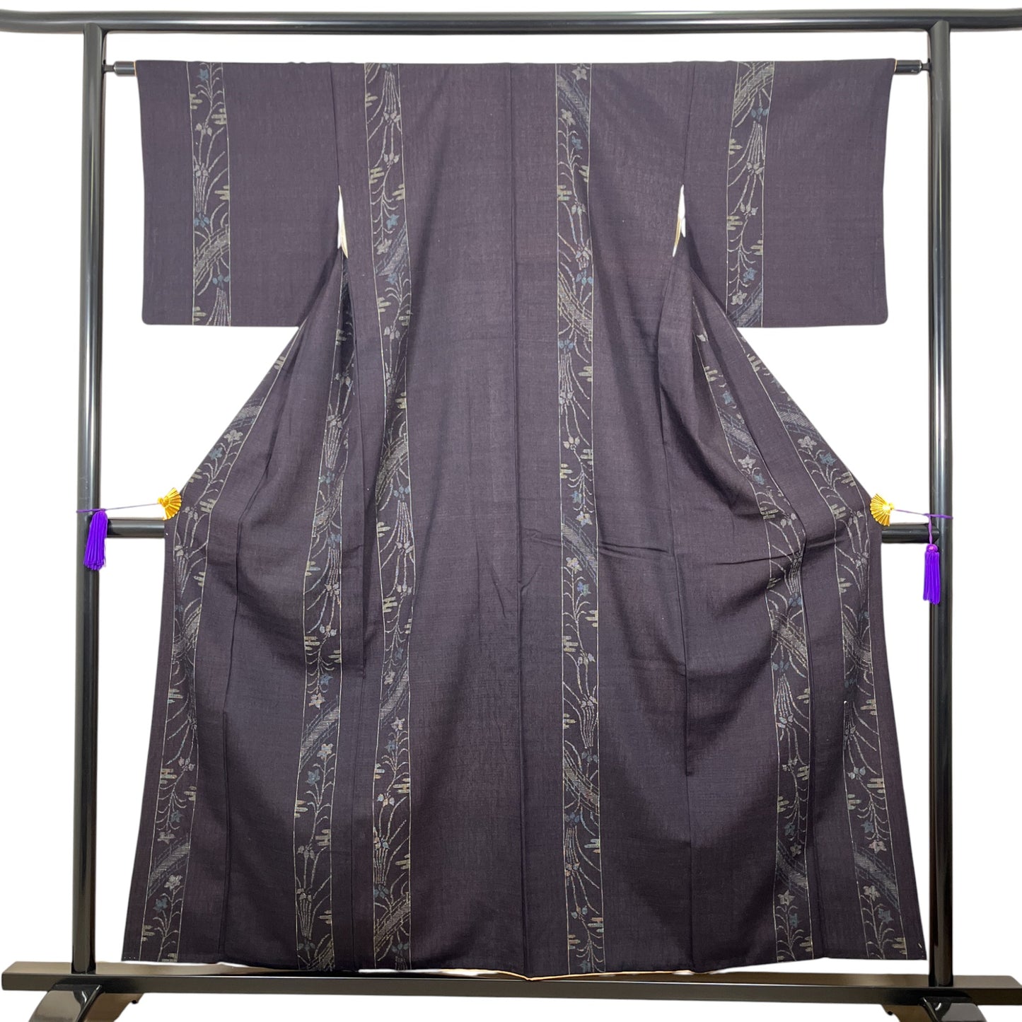 ati-K38　紬　縞文様　草花文様　濃紺