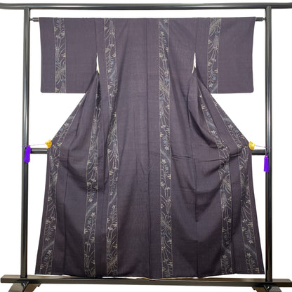 ati-K38　紬　縞文様　草花文様　濃紺