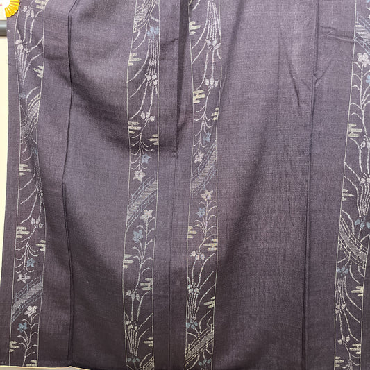 ati-K38　紬　縞文様　草花文様　濃紺