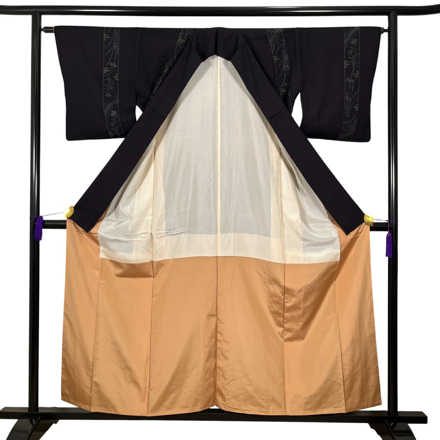 ati-K38　紬　縞文様　草花文様　濃紺