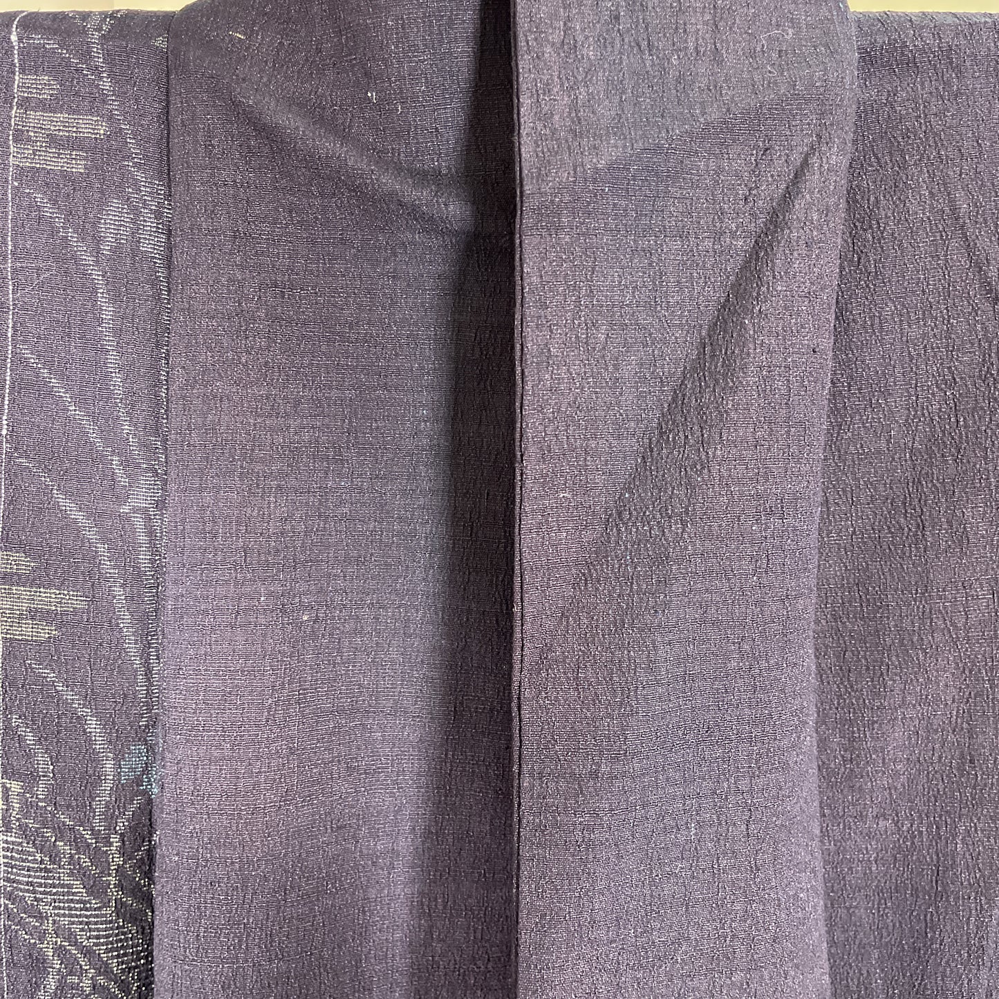 ati-K38　紬　縞文様　草花文様　濃紺