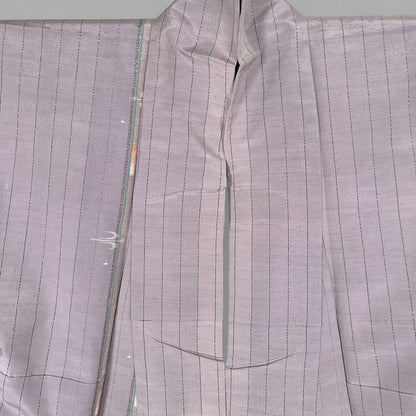 K121219-1　紬　縞文様　銀糸　薄藤鼠
