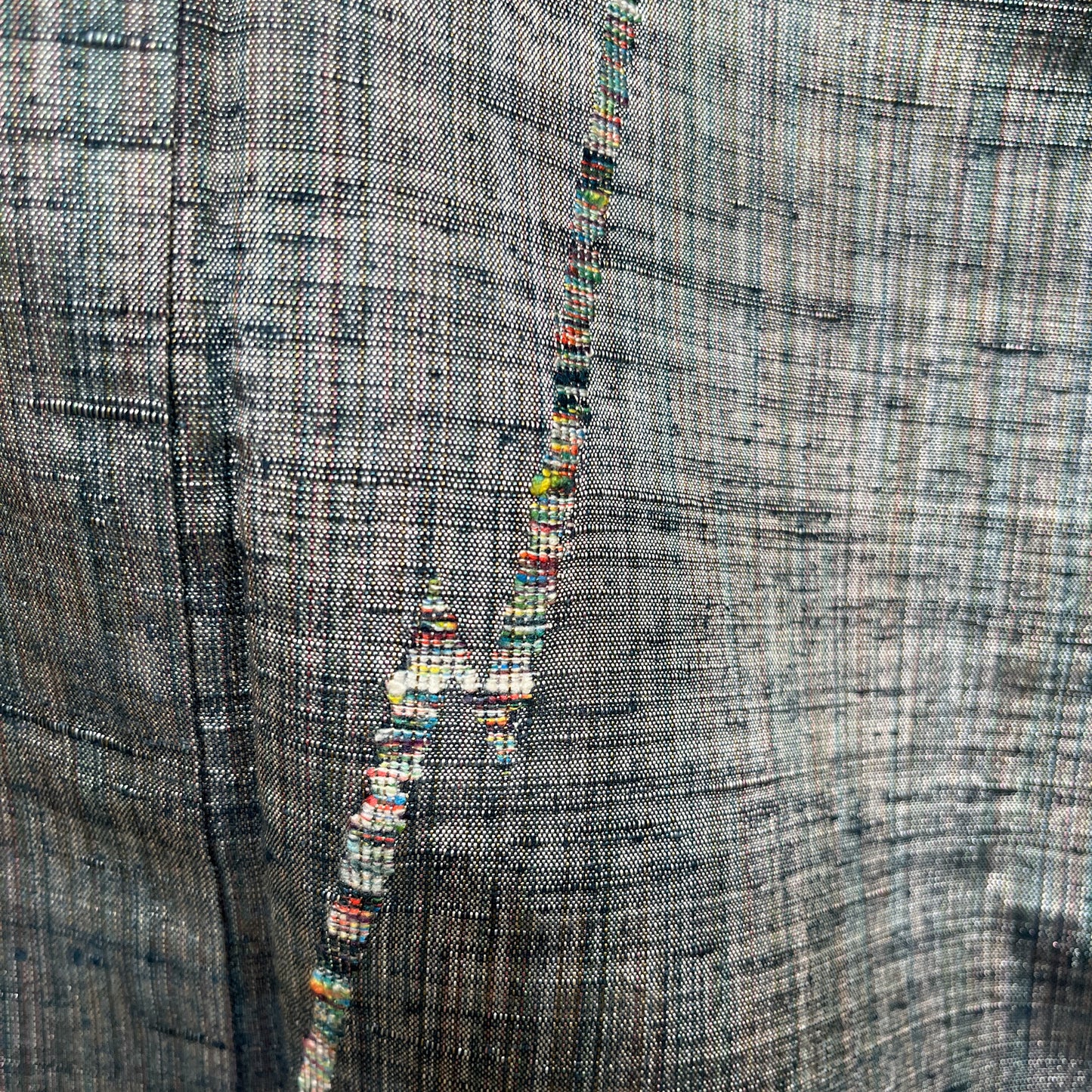 K121426-2　紬　流線文　刺繍　青鼠