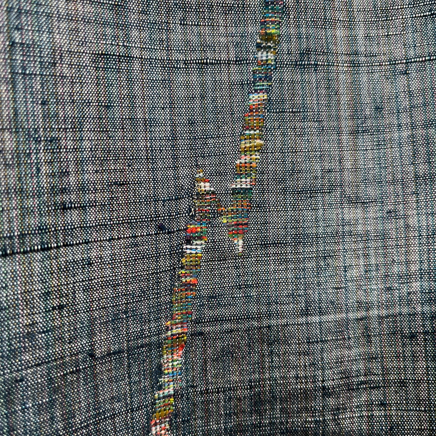 K121426-2　紬　流線文　刺繍　青鼠