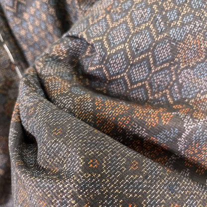 KK117290-2　紬　有職文様に花菱文　錆茶