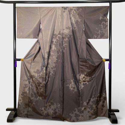 K12656-4　紬　枝花文様　焦茶鼠