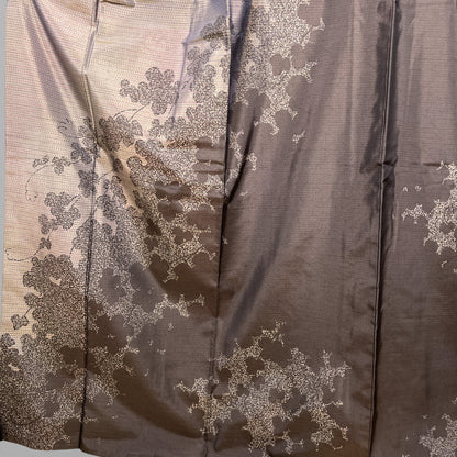 K12656-4　紬　枝花文様　焦茶鼠