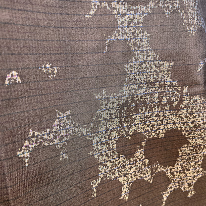 K12656-4　紬　枝花文様　焦茶鼠