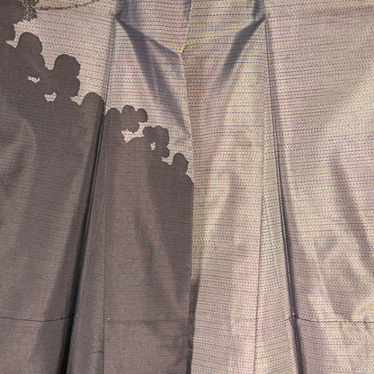 K12656-4　紬　枝花文様　焦茶鼠