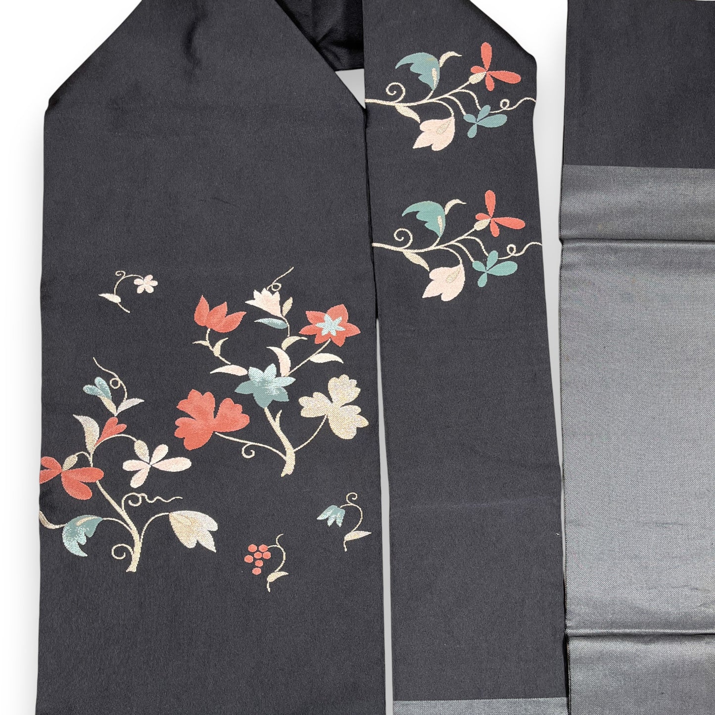 B107001-12　名古屋帯　黒地　草花文様