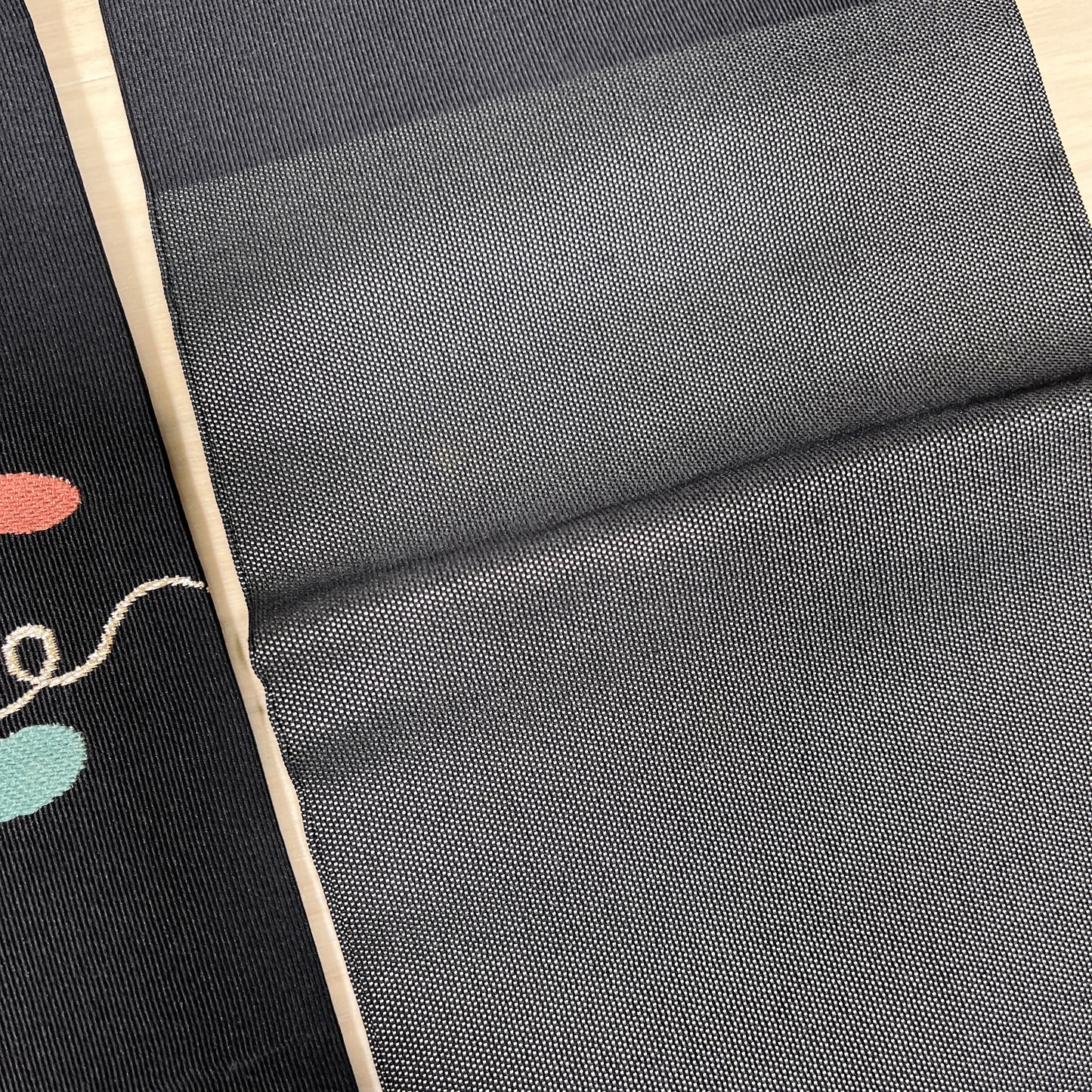 B107001-12　名古屋帯　黒地　草花文様