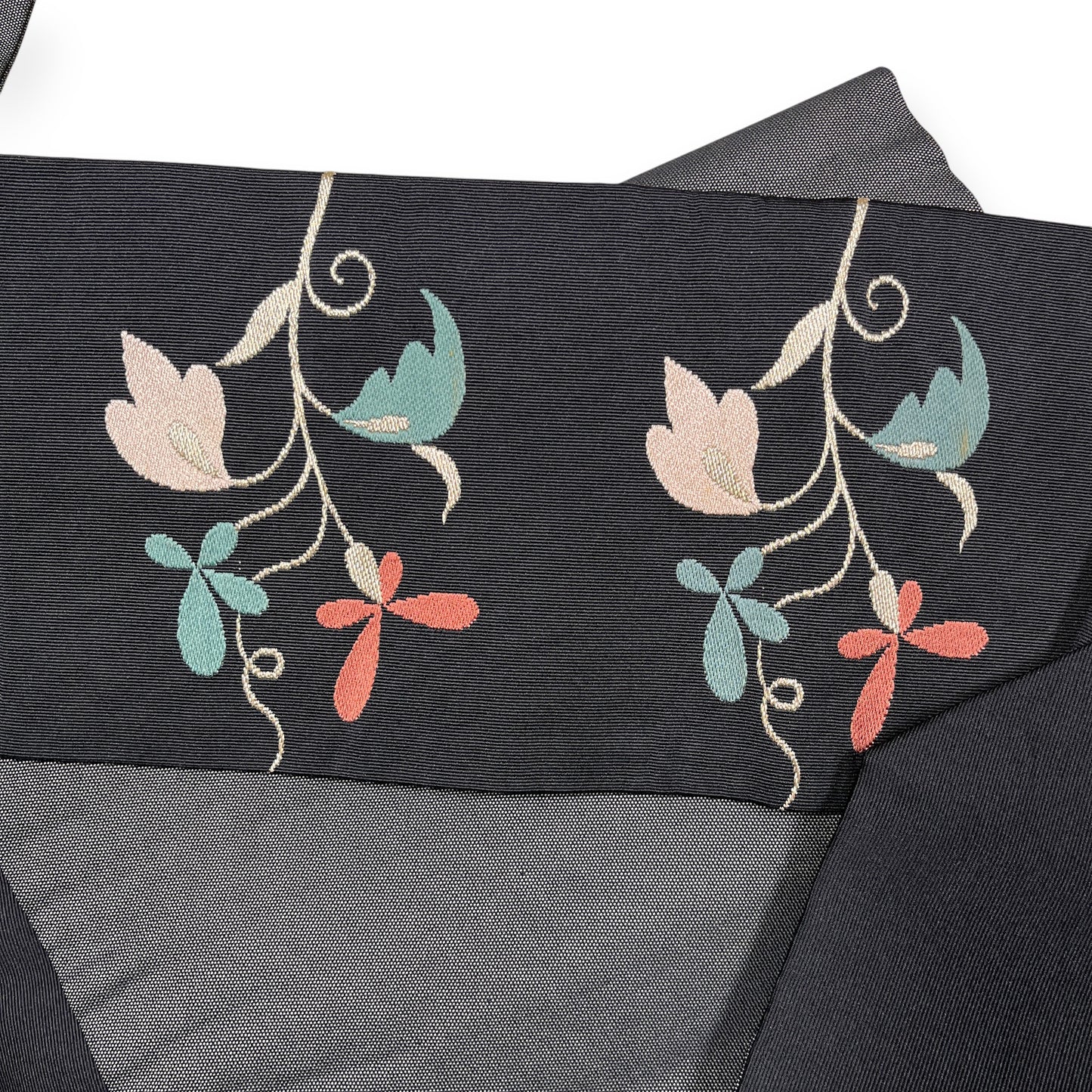 B107001-12　名古屋帯　黒地　草花文様