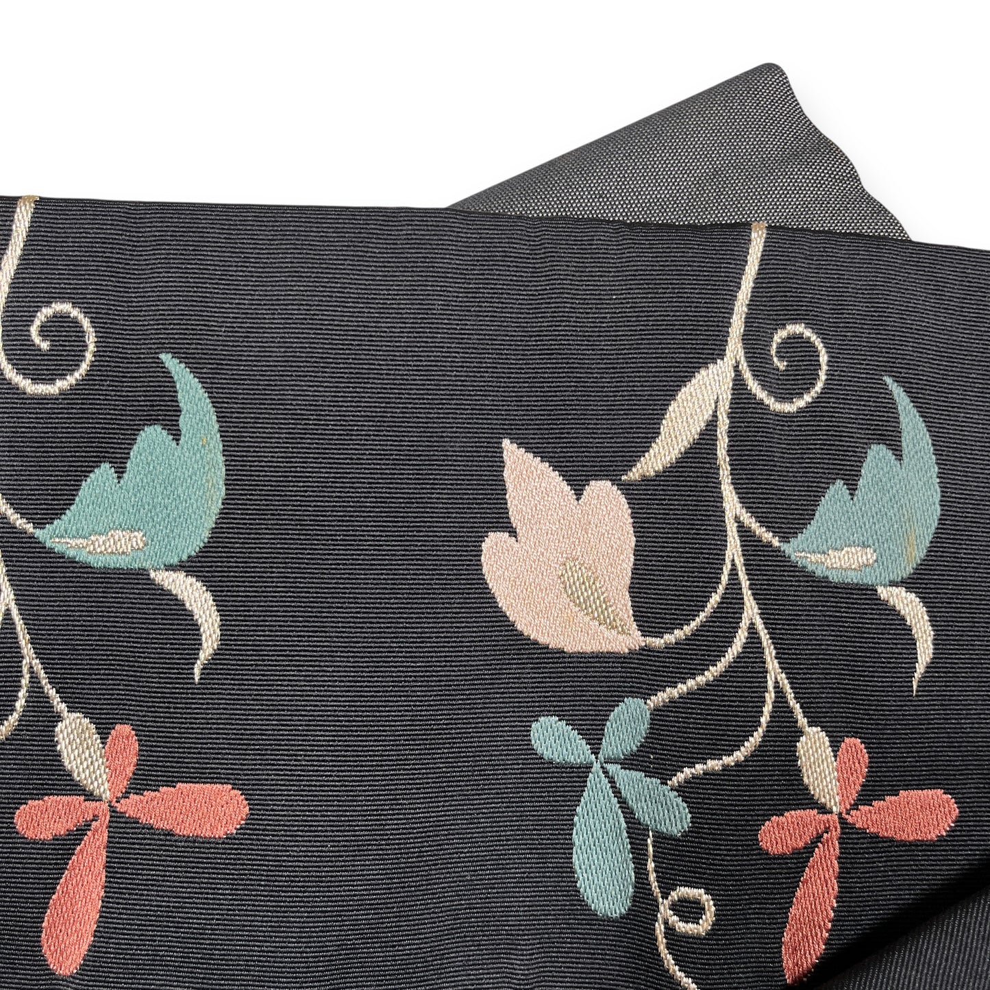 B107001-12　名古屋帯　黒地　草花文様