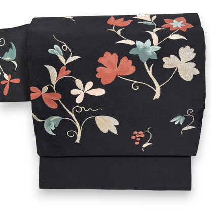 B107001-12　名古屋帯　黒地　草花文様