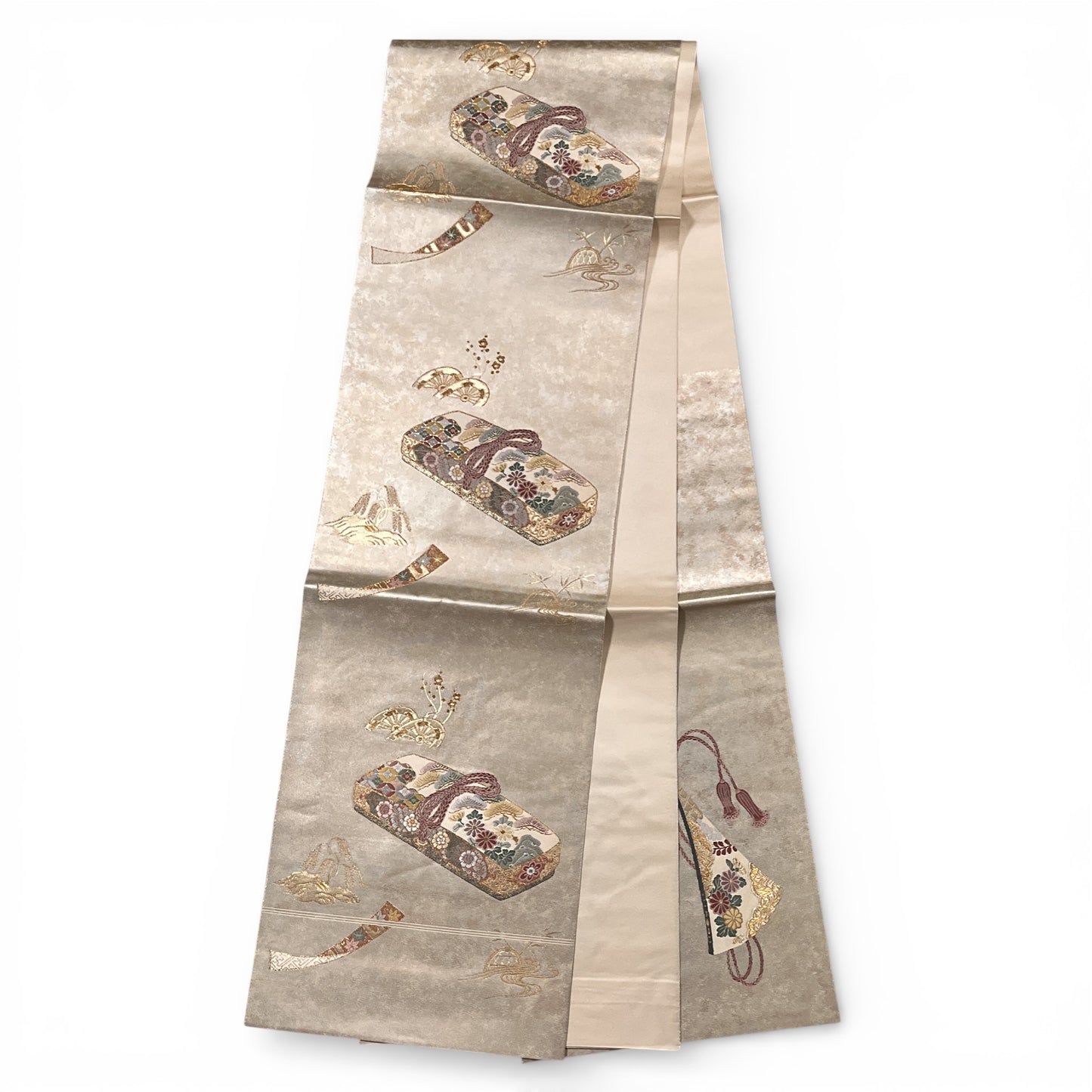 B132823-1　袋帯　宝尽くし　貝桶文様　金糸　本銀摺箔